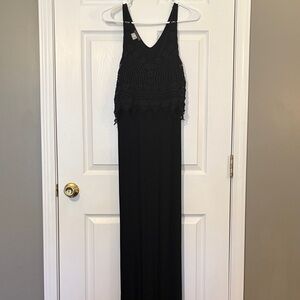 Venus Black Sleeveless Maxi Dress